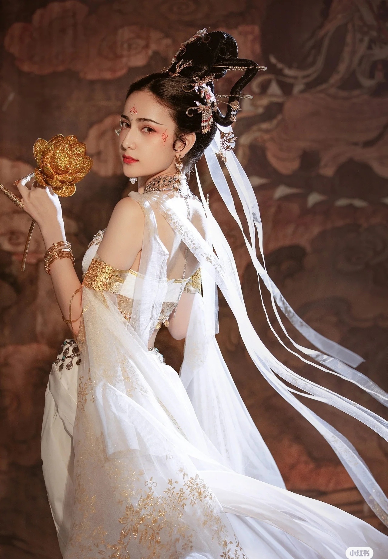 这个风格的古装造型美吗敦煌风