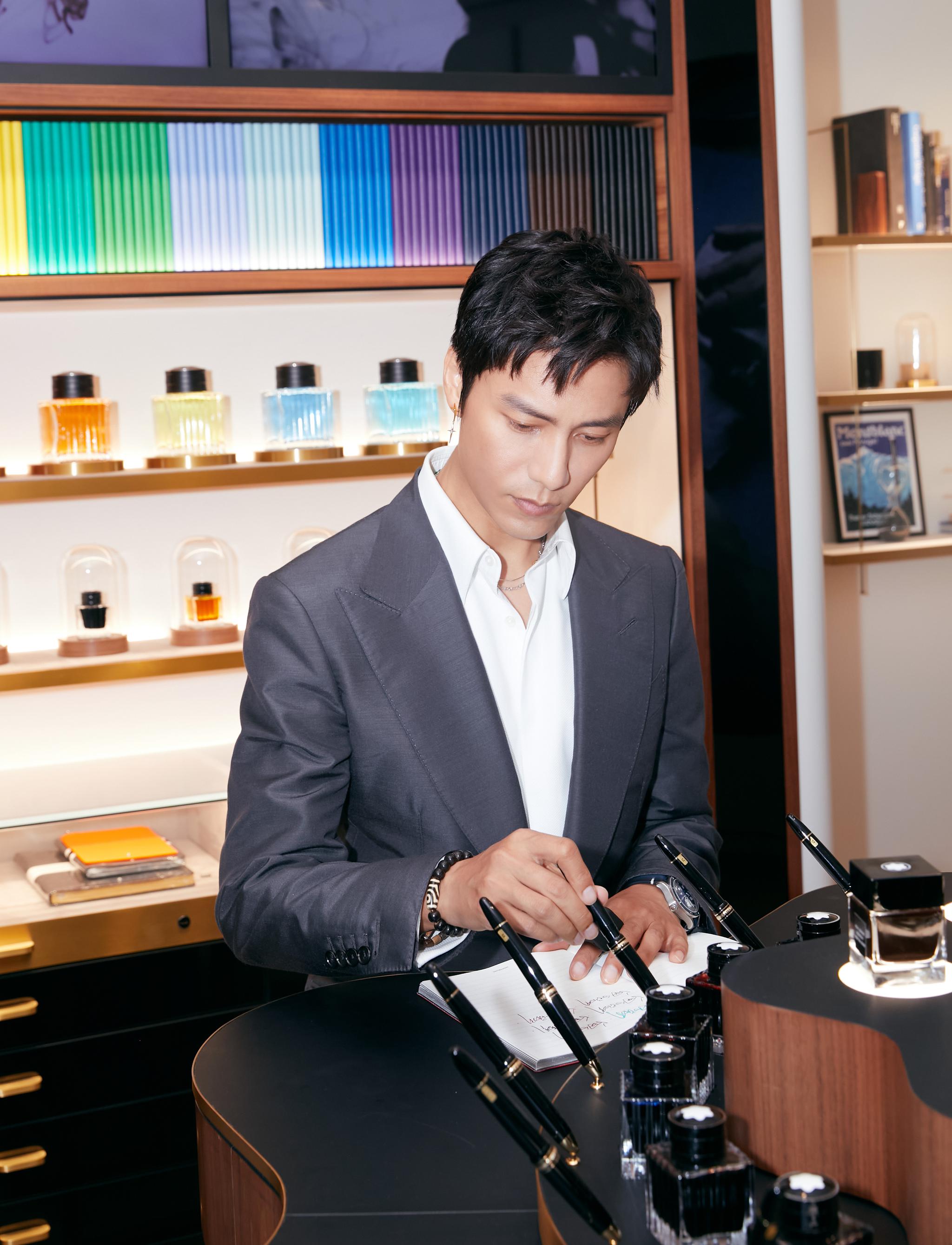 亮相@montblanc万宝龙 m-gram 皮具系列新品发布会