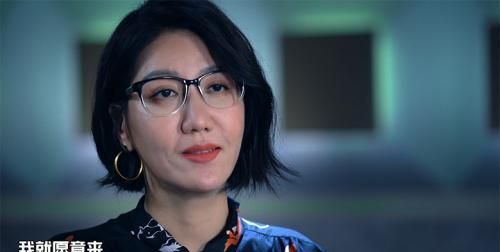 说实话,在现实生活中,无论是什么行业,易立竞这种说话方式都不太招人