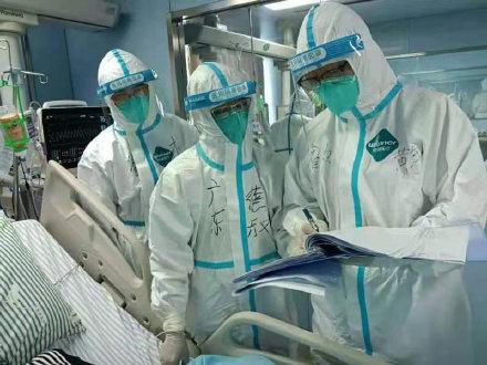 广东德叔获评最美医生|疫情|瑞丽|医生_新浪新闻