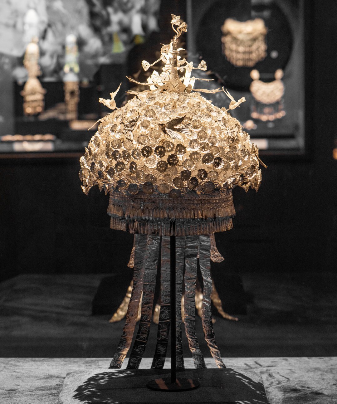 贵州民族博物馆藏苗族银凤冠