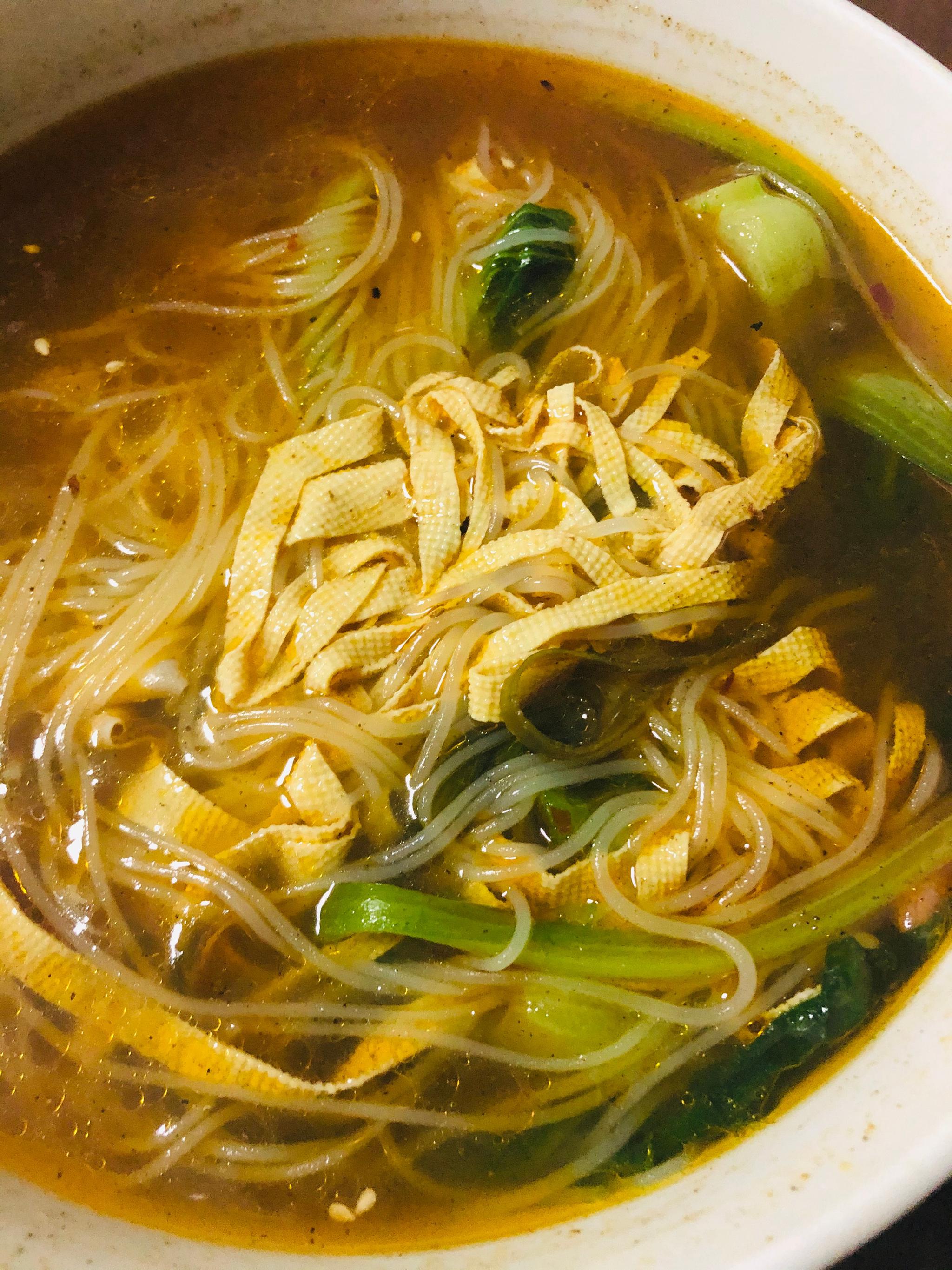 分享一个自己在家就能煮着吃的米线味道很而且量超多我煮的