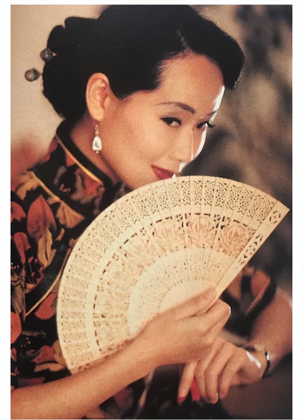 在《孽海花》里的王公子,不论是书生的文雅,还是阴狠,都被叶童诠释的