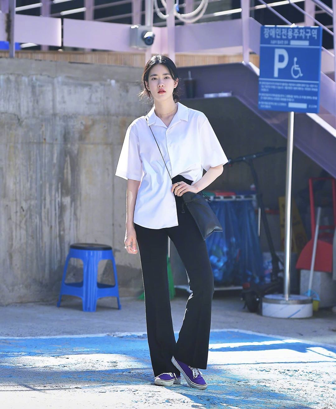 来看韩国首尔街头的小姐姐们出街如何搭配,简约却不会过于无趣_高清