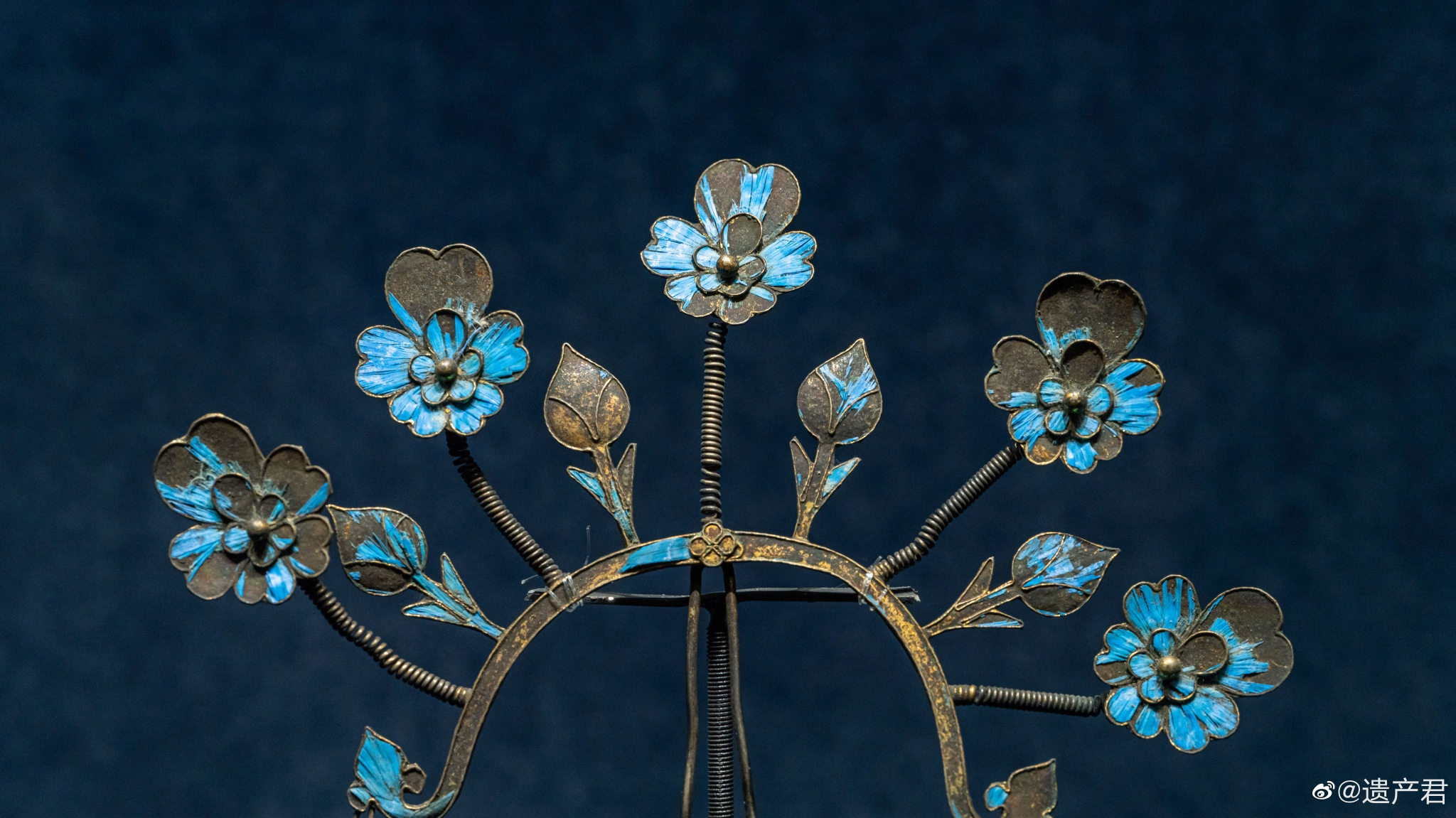 定州博物馆收藏的几支清代点翠鎏金银钗__财经头条
