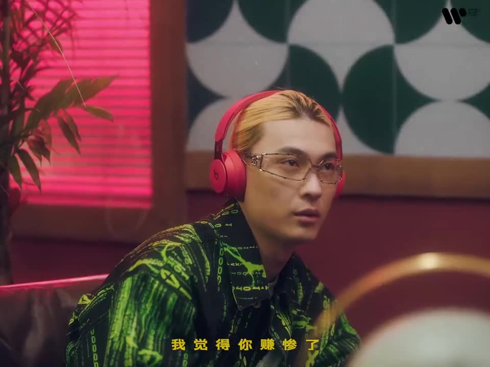 《朝九晚五》是@tydot 的第三张个人正式专辑在今天发布