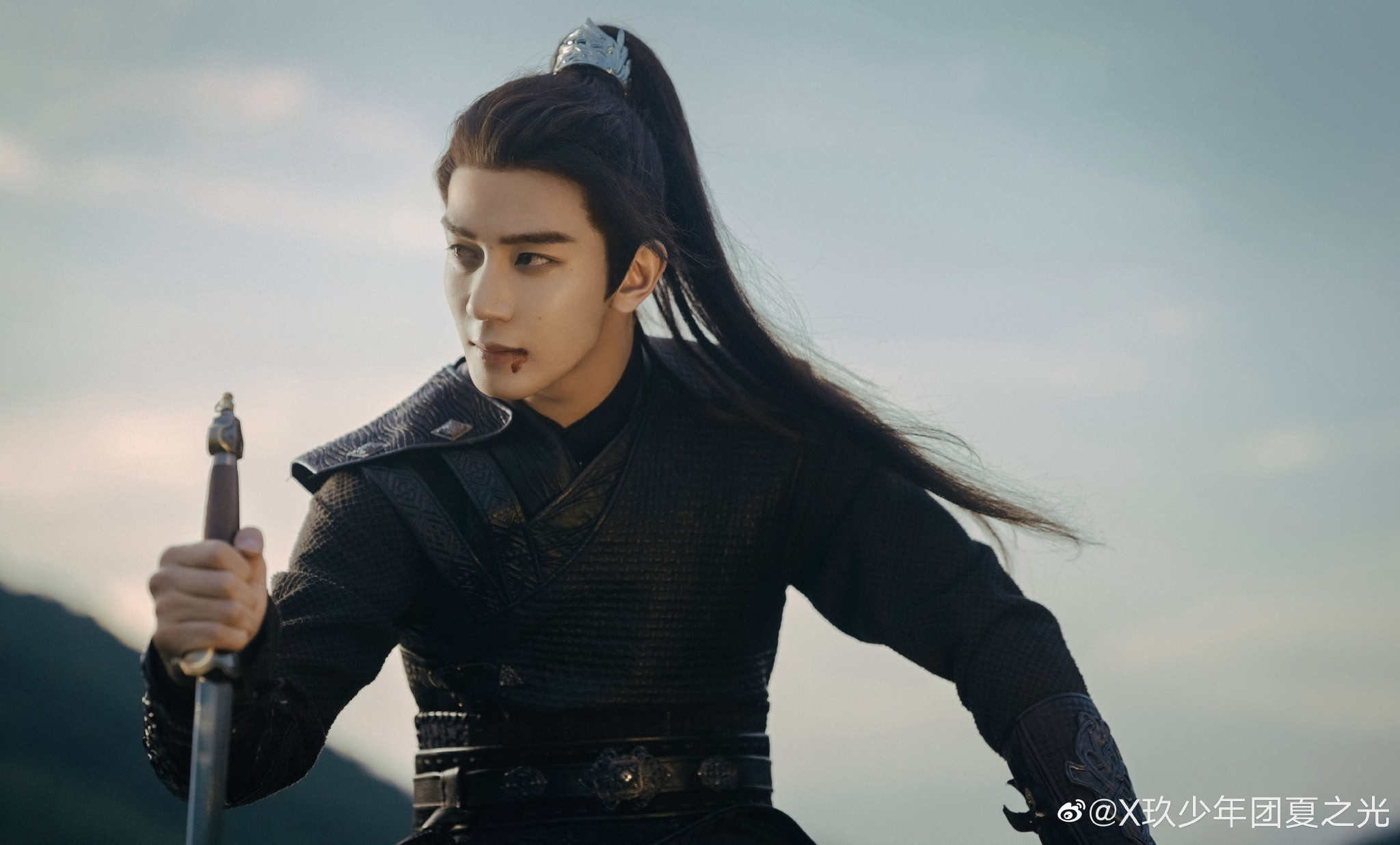 夏之光古装造型给我焊死 这战损装一整个yyds