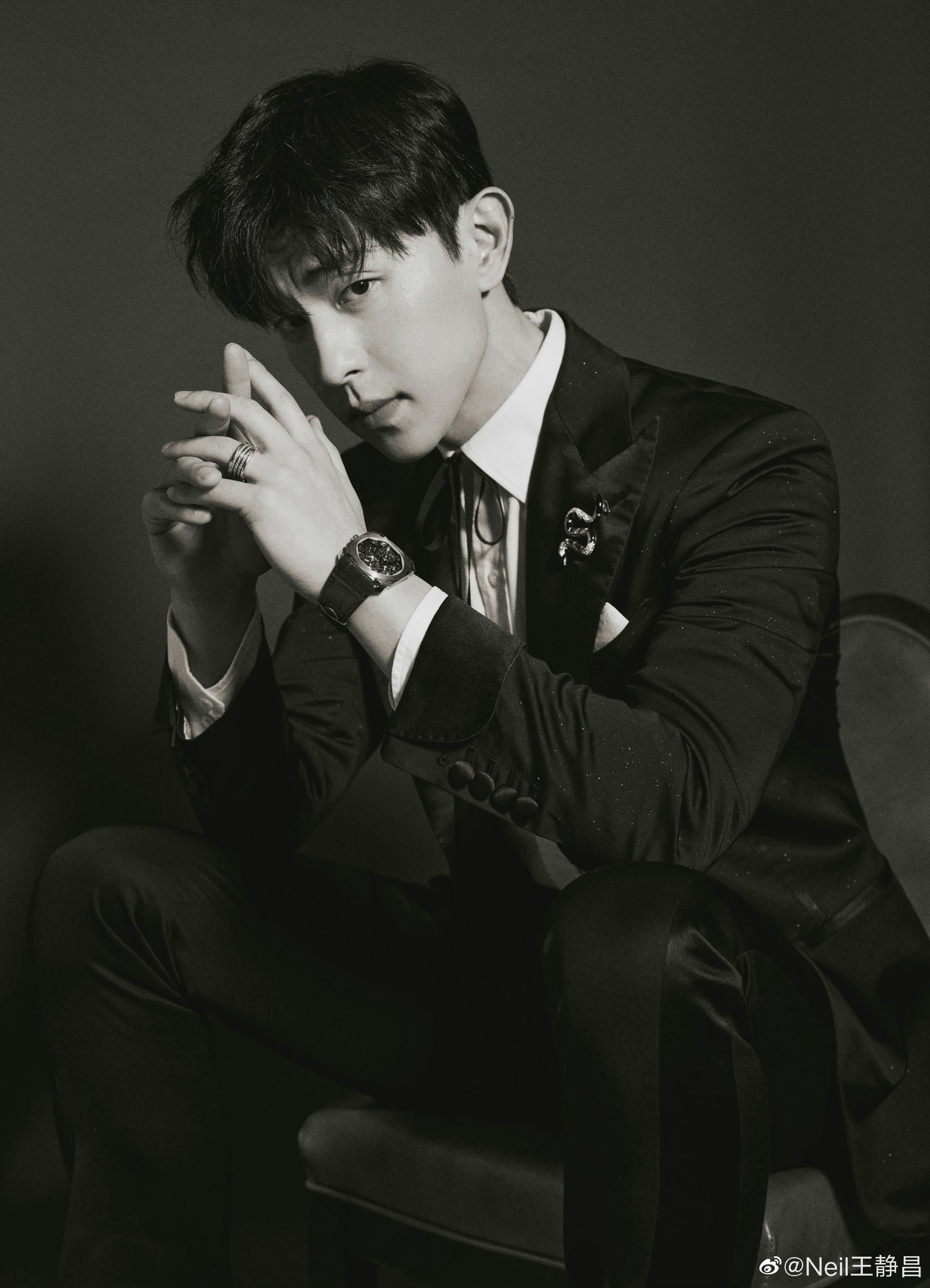 参加时尚先生gentlegala,穿的黑色西服正装……|邓伦|时尚先生_新浪