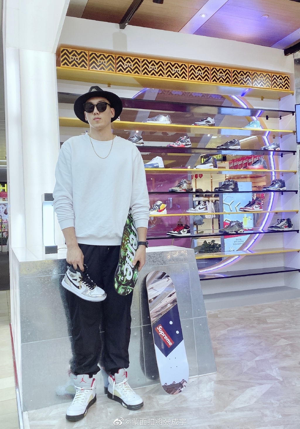 穿搭第二期来啦 身高1米98的大长腿@蒙面扣将张成宇 亲身示范