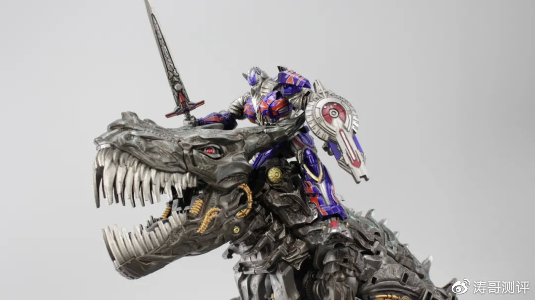 雕像级变形的绝创钢索开箱售价过千值得吗