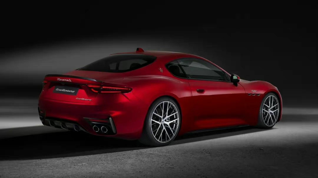 玛莎拉蒂granturiso等了15年才换一次代……__财经头条
