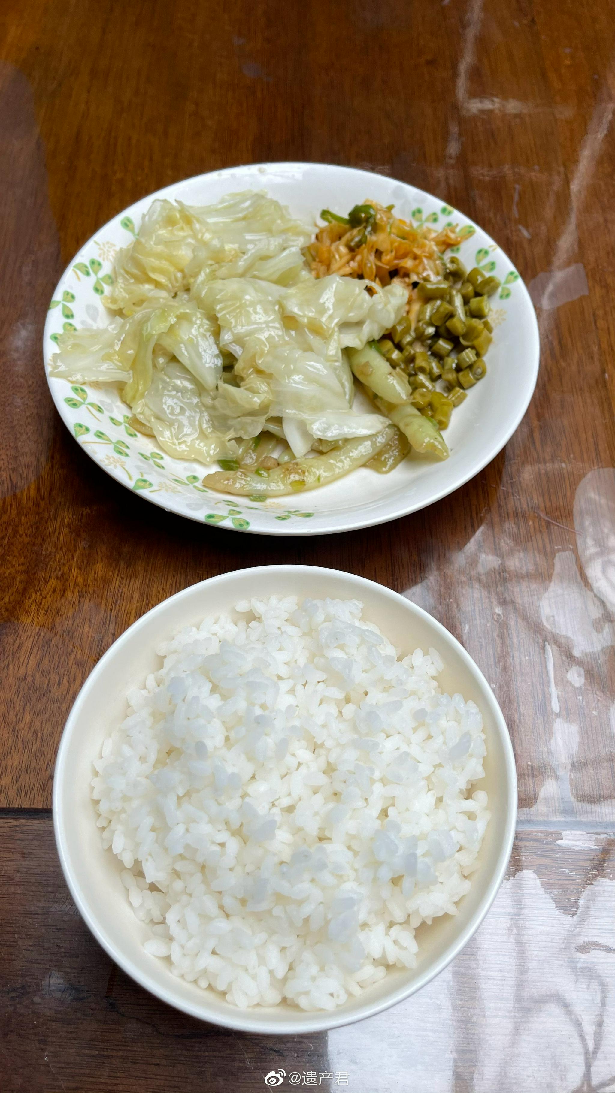 在寺庙里吃斋饭,虽然是素菜,但是好香好好吃……_高清图集_新浪网