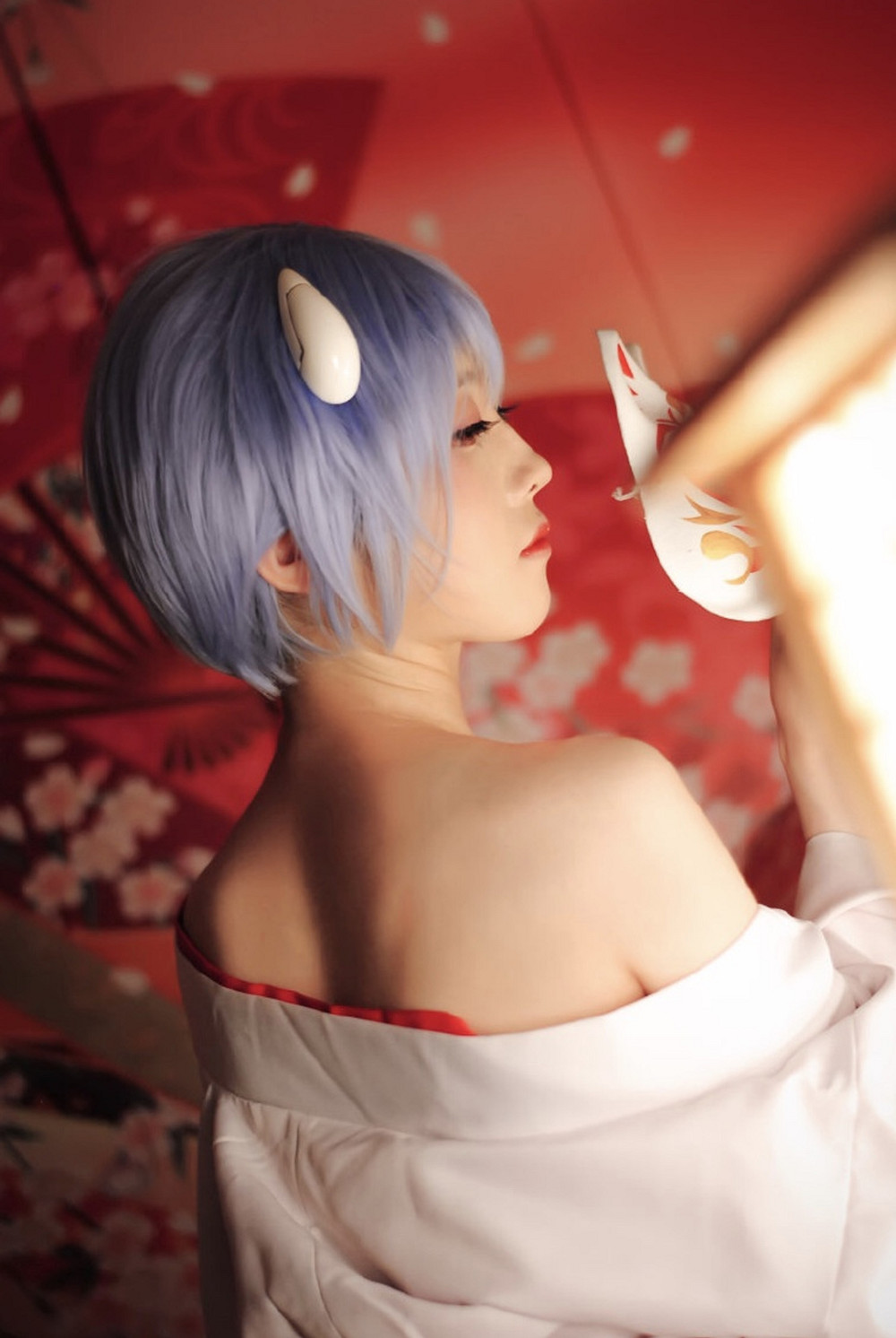 eva绫波丽cos,身穿和服q弹白袜,娇羞回眸把人看呆