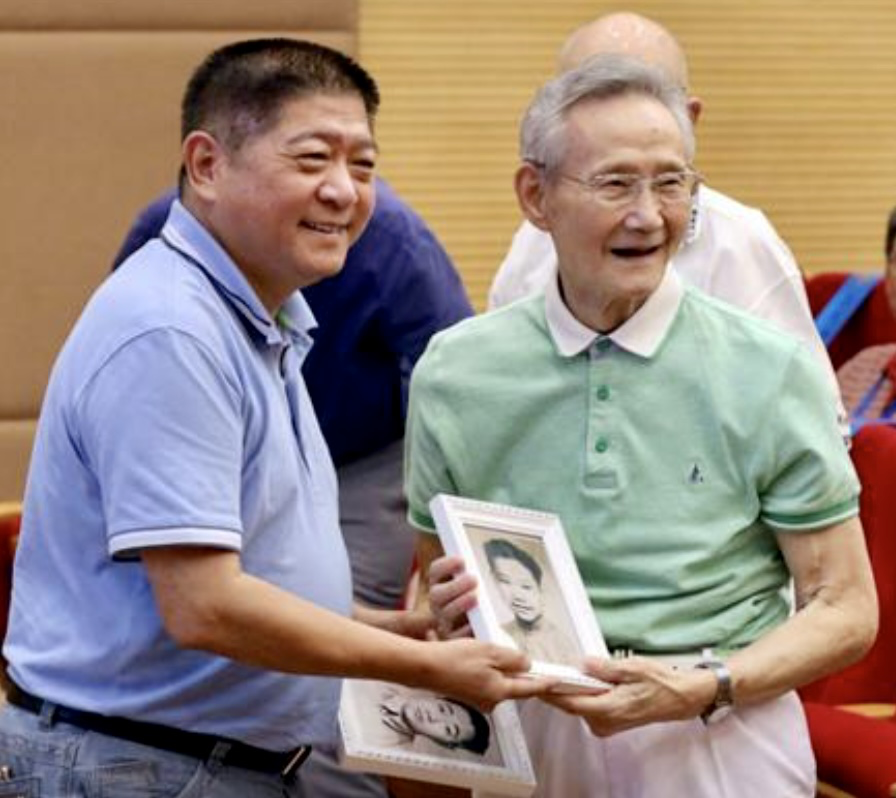 王汝刚忆童双春单骑走泥阵