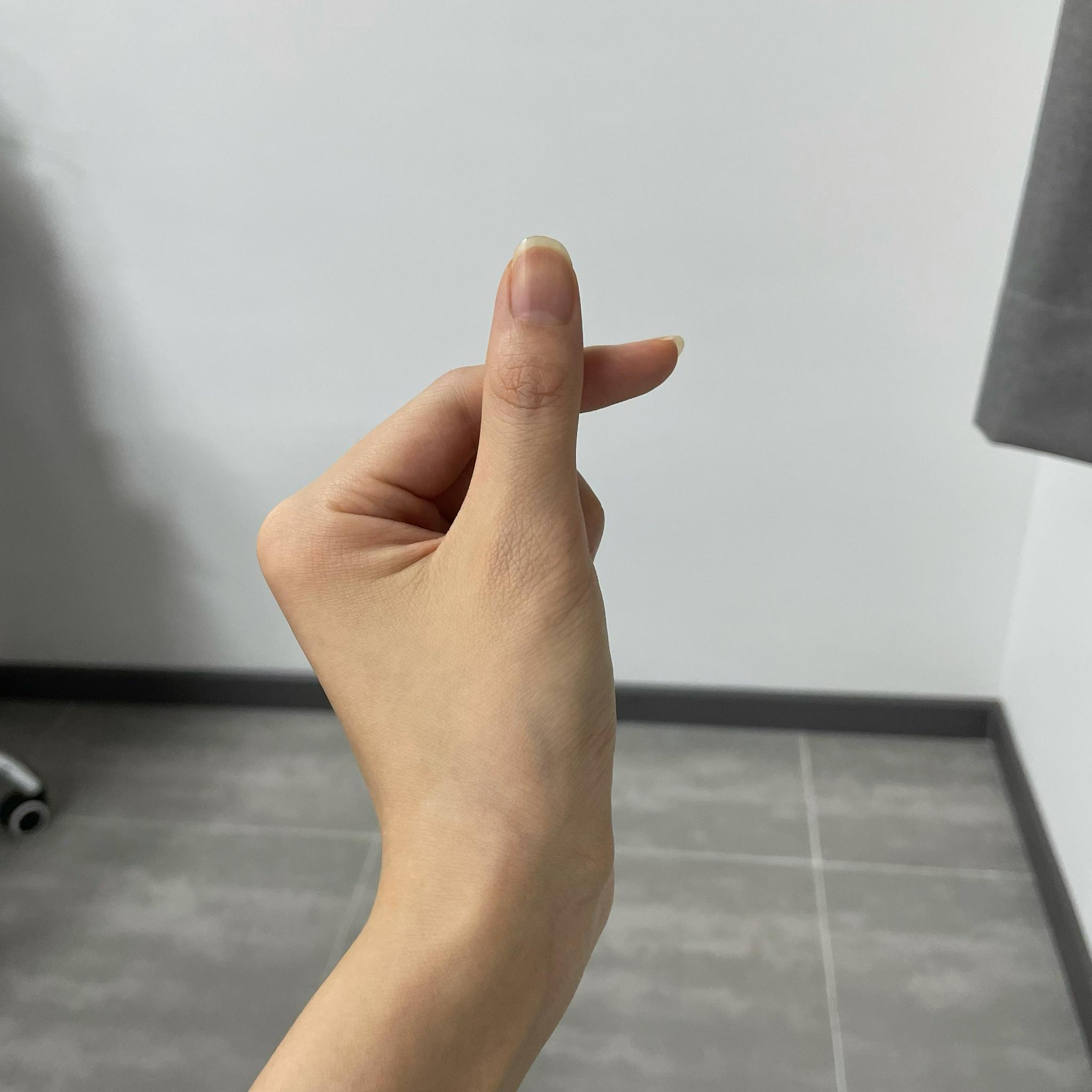 学会这几种表达爱的手势,让他一眼就懂你. 1.爱你 2.封心 3