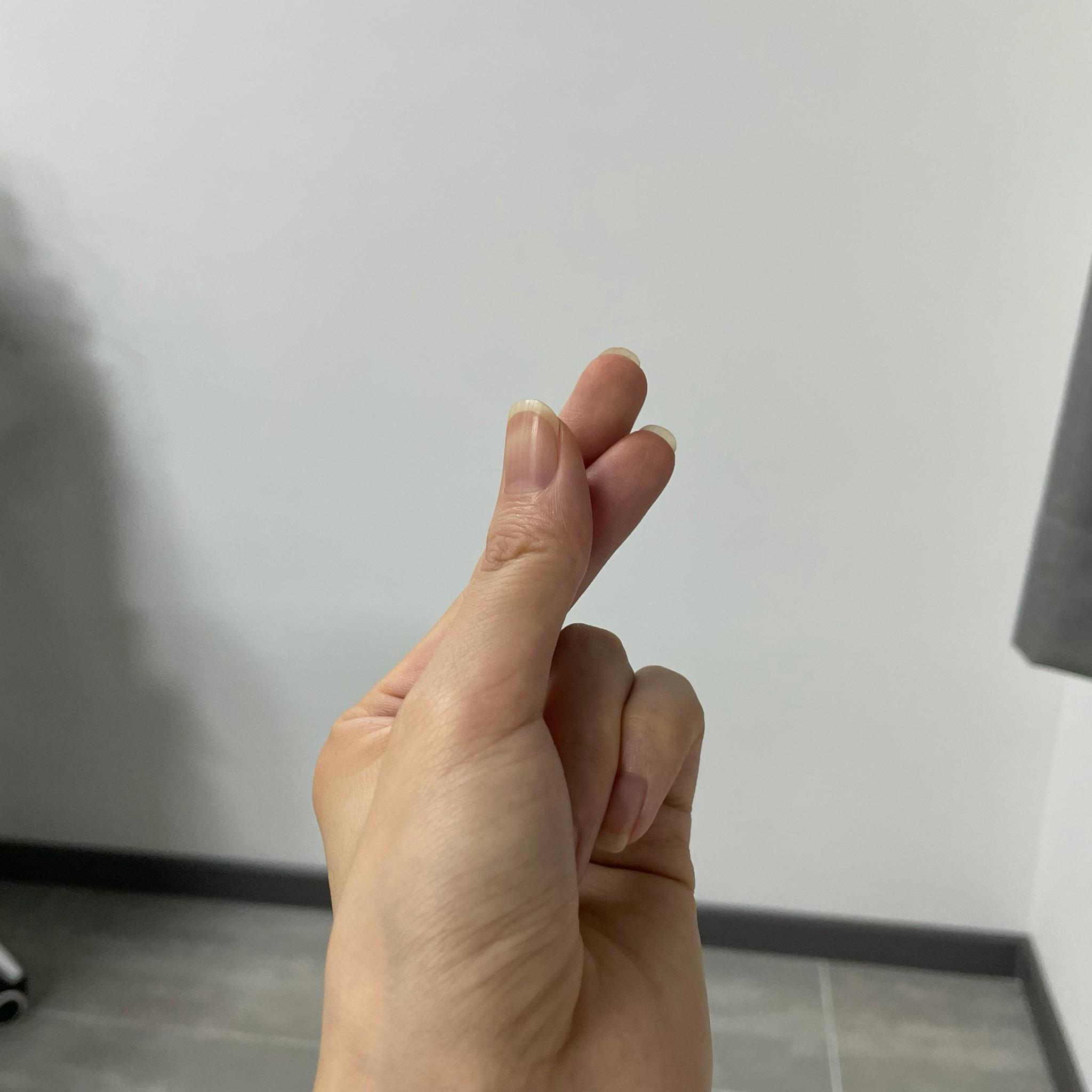 学会这几种表达爱的手势,让他一眼就懂你. 1.爱你 2.封心 3