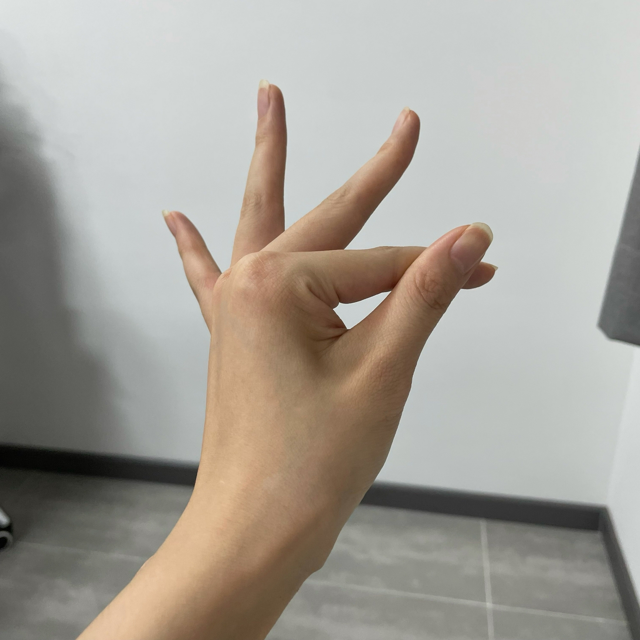 学会这几种表达爱的手势,让他一眼就懂你. 1.爱你 2.封心 3