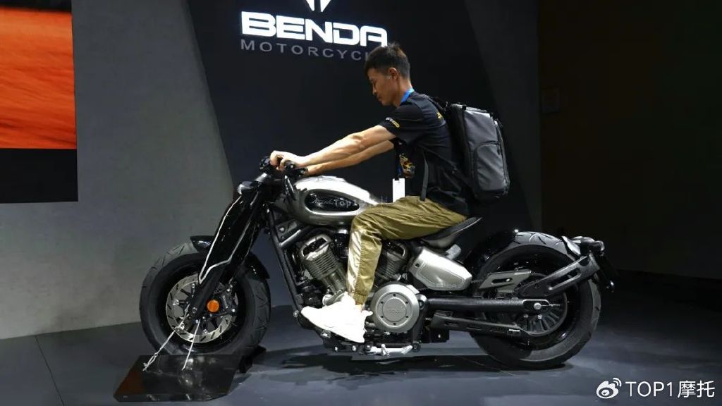 国产单座bobber运动巡航典范奔达拿破仑450车型解读