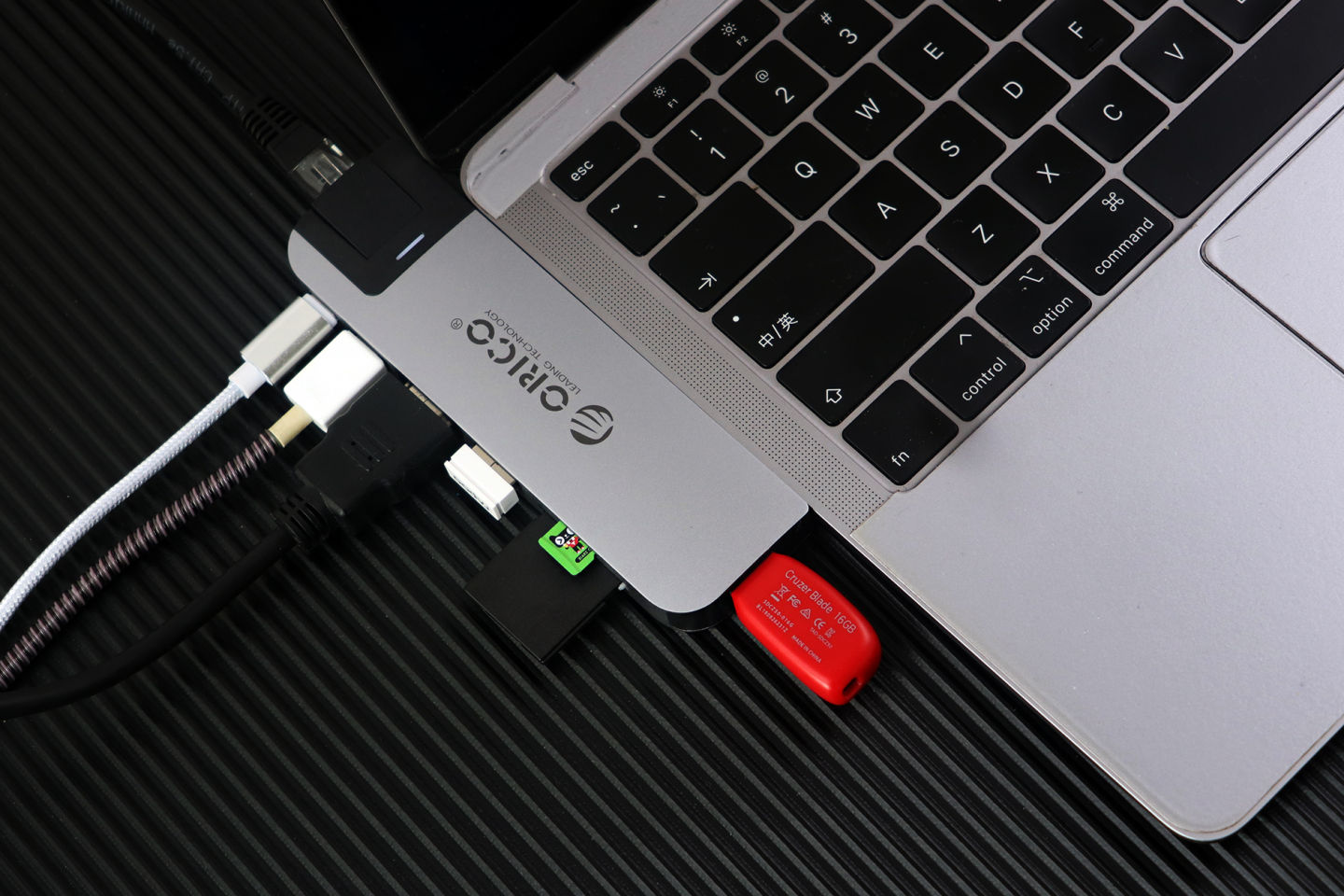 专属设计贴心使用orico奥睿科macbook多功能扩展坞体验