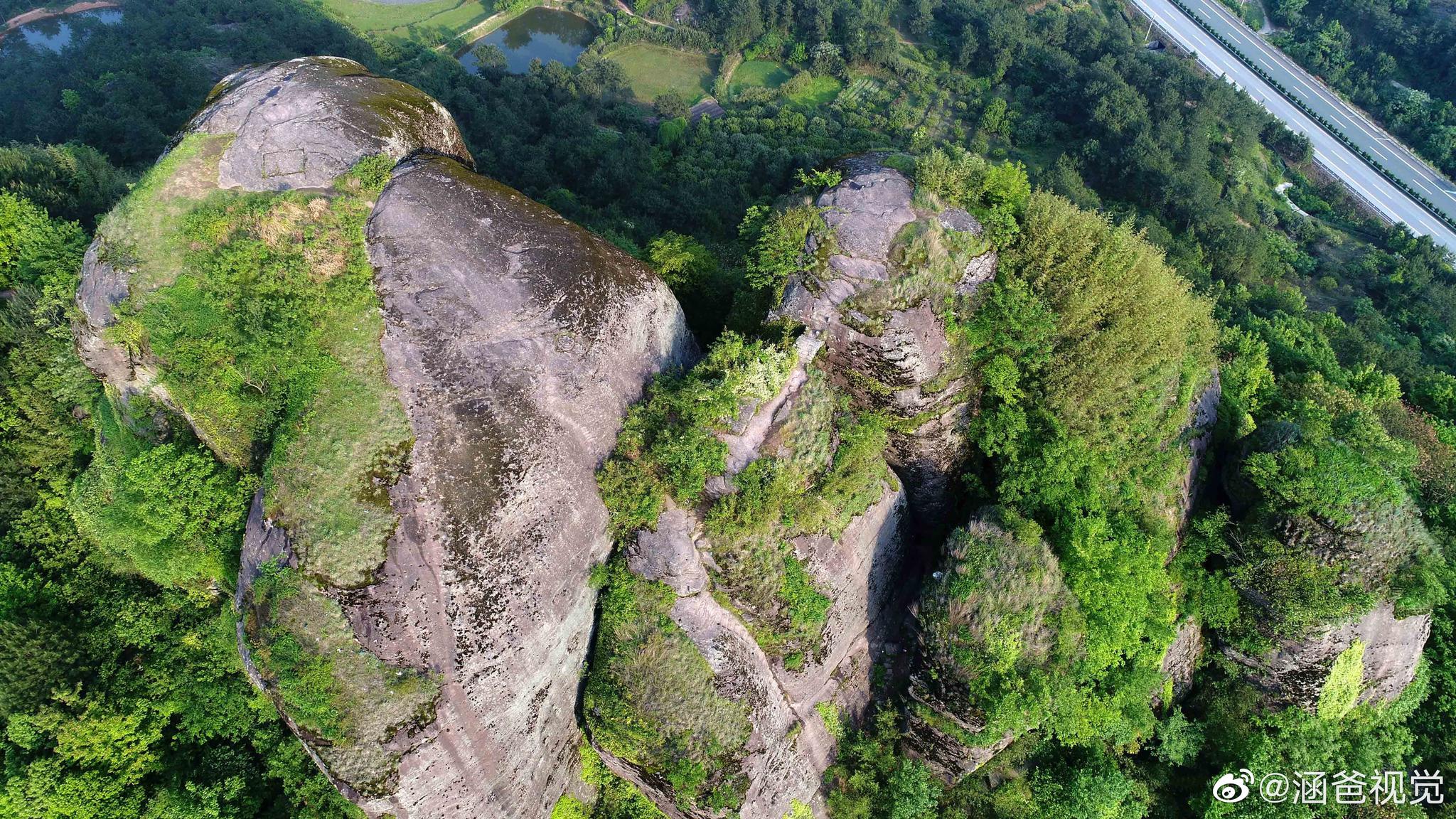 从姑山位于江西省南城县县城东南约3公里处,以峰险石怪著称