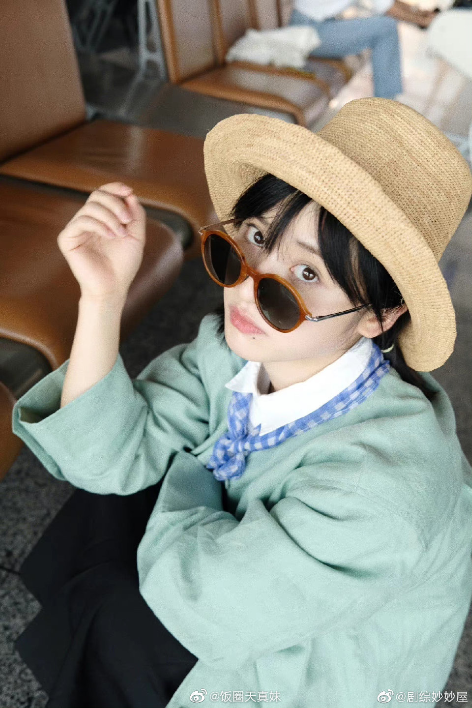 沈月最新照片有网友非常严格的认为她最近长胖了