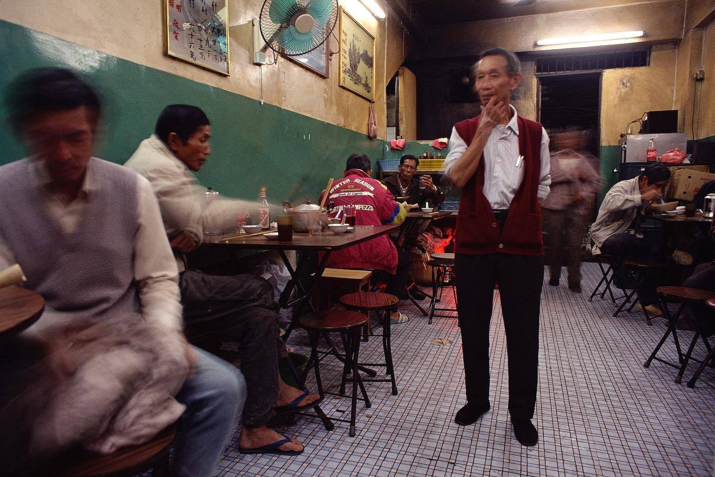 80年代的香港,茶餐厅 | 摄影师greg girard_高清图集_新浪网