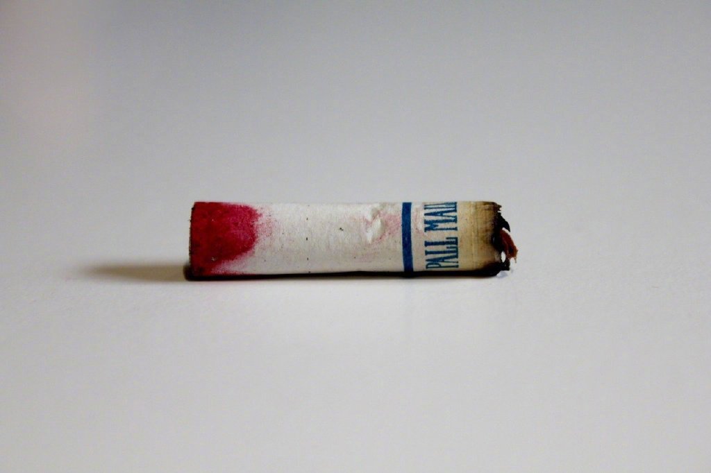 一根性感的"烟头" | 艺术家megan cooper