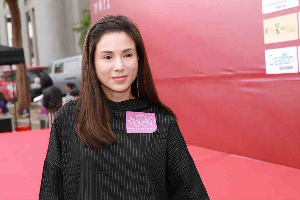 离开滤镜后的李若彤,用上松下紧提升气质感,这才是56岁真实模样休闲区蓝鸢梦想 - Www.slyday.coM 离开滤镜后的李若彤,用上松下紧提升气质感,这才是56岁真实模样休闲区蓝鸢梦想 - Www.slyday.coM