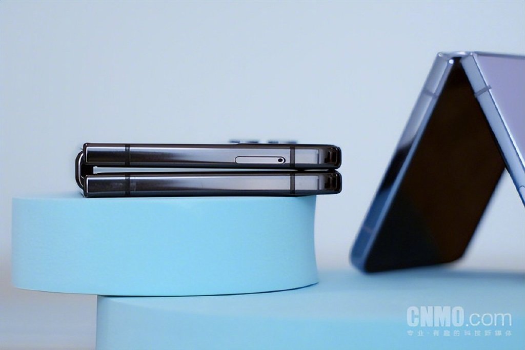 三星zflip4zfold4上手更成熟的折叠屏是什么样子