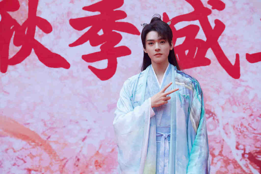 《狐妖小红娘》阵容官宣,杨幂龚俊造型引关注,配角全员帅哥美女休闲区蓝鸢梦想 - Www.slyday.coM 《狐妖小红娘》阵容官宣,杨幂龚俊造型引关注,配角全员帅哥美女休闲区蓝鸢梦想 - Www.slyday.coM