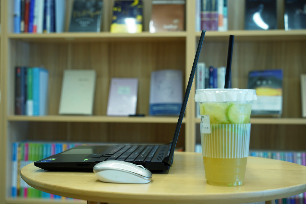 Redmi G游戏本1代升级到Redmi G游戏本2022，是什么样的体验？休闲区蓝鸢梦想 - Www.slyday.coM