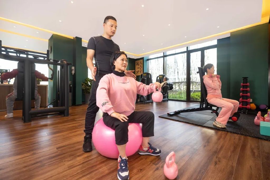 蓝莓评测|为探索理想退休生活,我住进了养老社区休闲区蓝鸢梦想 - Www.slyday.coM 蓝莓评测|为探索理想退休生活,我住进了养老社区休闲区蓝鸢梦想 - Www.slyday.coM