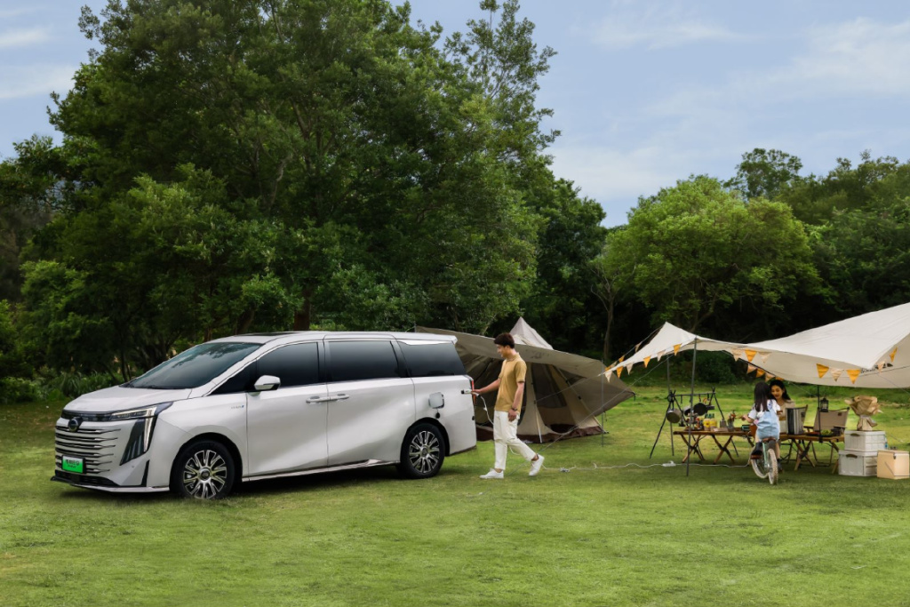 新能源豪华MPV如此内卷，传祺智电新能源E9该如何破局？