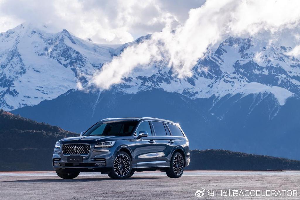 领航员(配置|询价)navigator与林肯飞行家aviator的厂商建议零售价