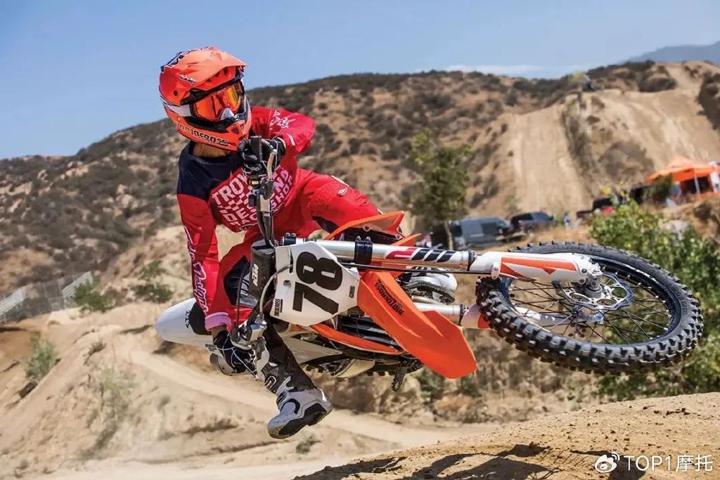 95匹1050牛米仅重118公斤地表最强电动越野摩托亮相