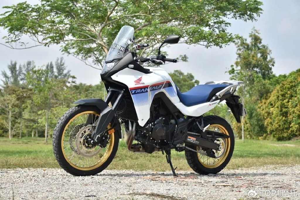 竞争对手大概就是铃木v-strom 800de,宝马f750gs/f850gs这种车型,像