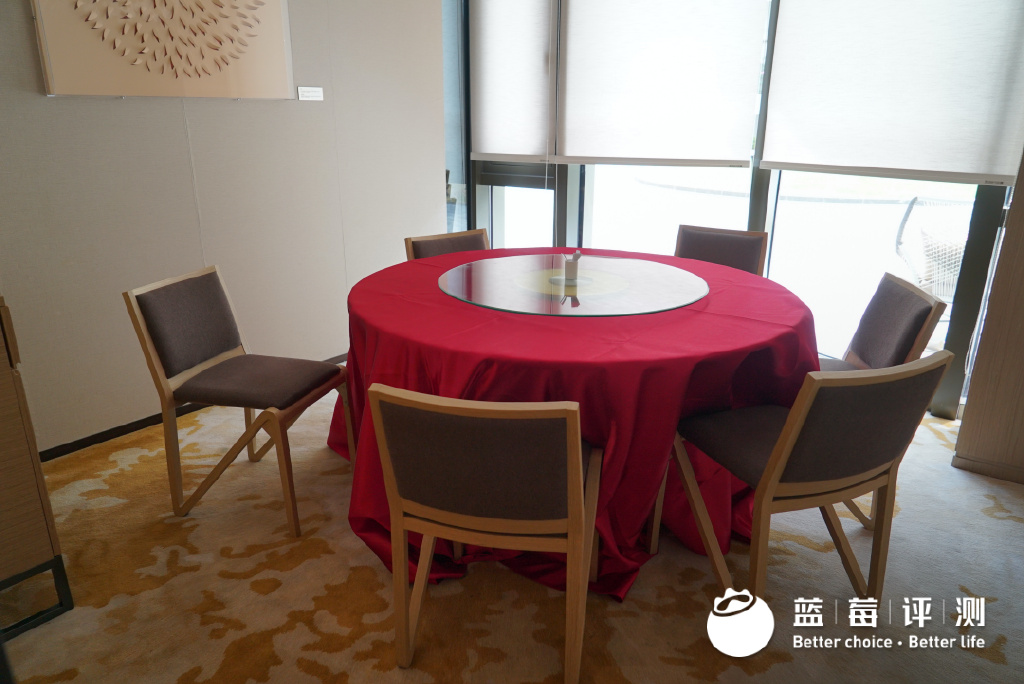 蓝莓评测|为探索理想退休生活,我住进了养老社区休闲区蓝鸢梦想 - Www.slyday.coM 蓝莓评测|为探索理想退休生活,我住进了养老社区休闲区蓝鸢梦想 - Www.slyday.coM