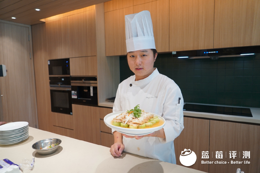 蓝莓评测|为探索理想退休生活,我住进了养老社区休闲区蓝鸢梦想 - Www.slyday.coM 蓝莓评测|为探索理想退休生活,我住进了养老社区休闲区蓝鸢梦想 - Www.slyday.coM