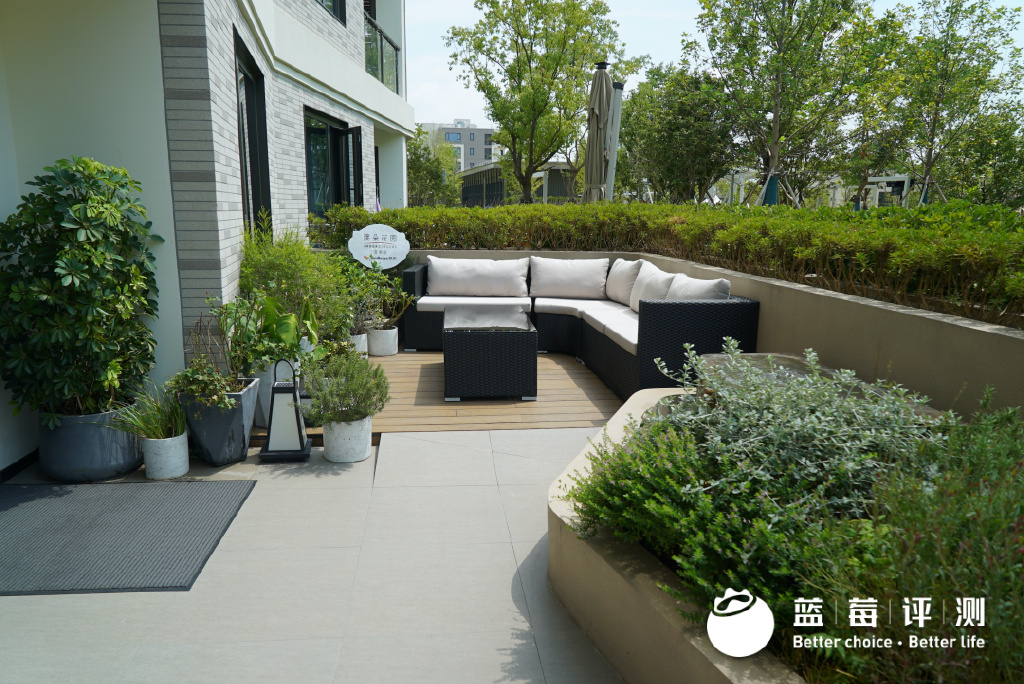 蓝莓评测|为探索理想退休生活,我住进了养老社区休闲区蓝鸢梦想 - Www.slyday.coM 蓝莓评测|为探索理想退休生活,我住进了养老社区休闲区蓝鸢梦想 - Www.slyday.coM