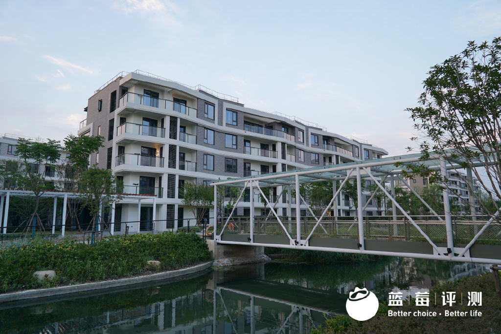 蓝莓评测|为探索理想退休生活,我住进了养老社区休闲区蓝鸢梦想 - Www.slyday.coM 蓝莓评测|为探索理想退休生活,我住进了养老社区休闲区蓝鸢梦想 - Www.slyday.coM