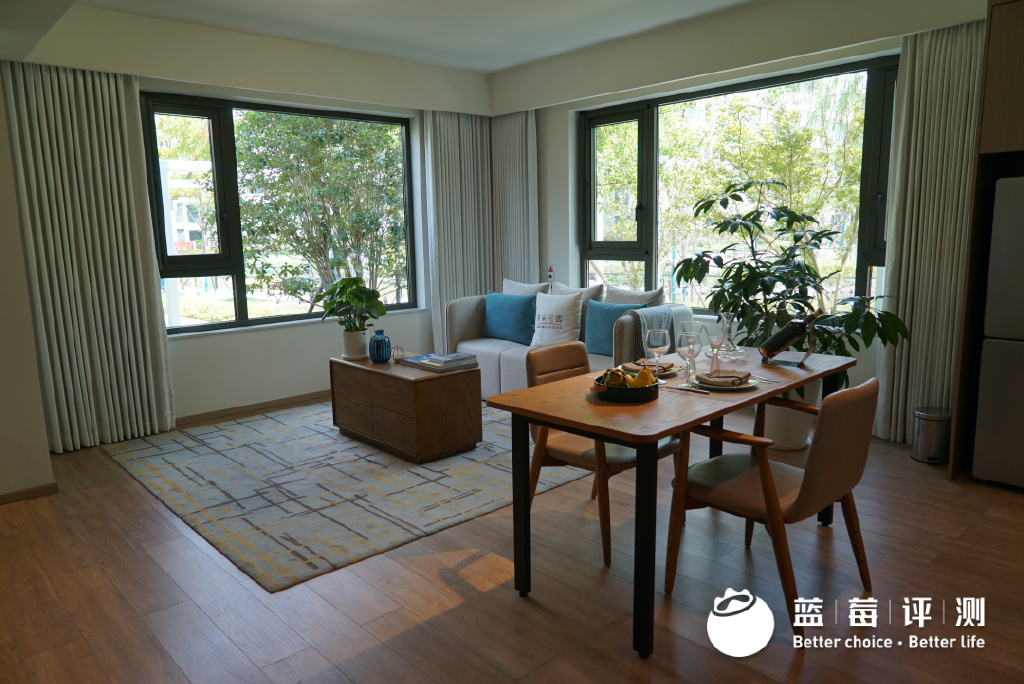 蓝莓评测|为探索理想退休生活,我住进了养老社区休闲区蓝鸢梦想 - Www.slyday.coM 蓝莓评测|为探索理想退休生活,我住进了养老社区休闲区蓝鸢梦想 - Www.slyday.coM