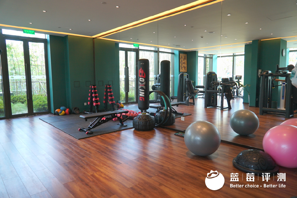 蓝莓评测|为探索理想退休生活,我住进了养老社区休闲区蓝鸢梦想 - Www.slyday.coM 蓝莓评测|为探索理想退休生活,我住进了养老社区休闲区蓝鸢梦想 - Www.slyday.coM