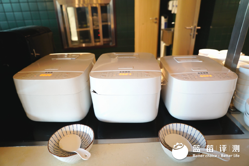 蓝莓评测|为探索理想退休生活,我住进了养老社区休闲区蓝鸢梦想 - Www.slyday.coM 蓝莓评测|为探索理想退休生活,我住进了养老社区休闲区蓝鸢梦想 - Www.slyday.coM