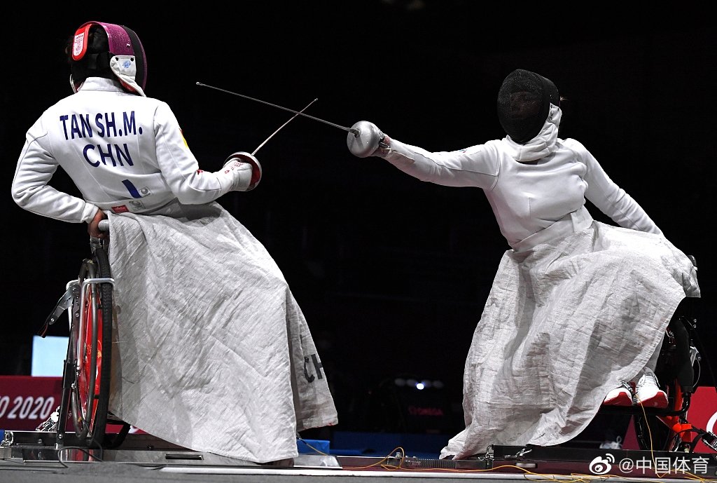 轮椅击剑女子重剑个人赛B级决赛……休闲区蓝鸢梦想 - Www.slyday.coM