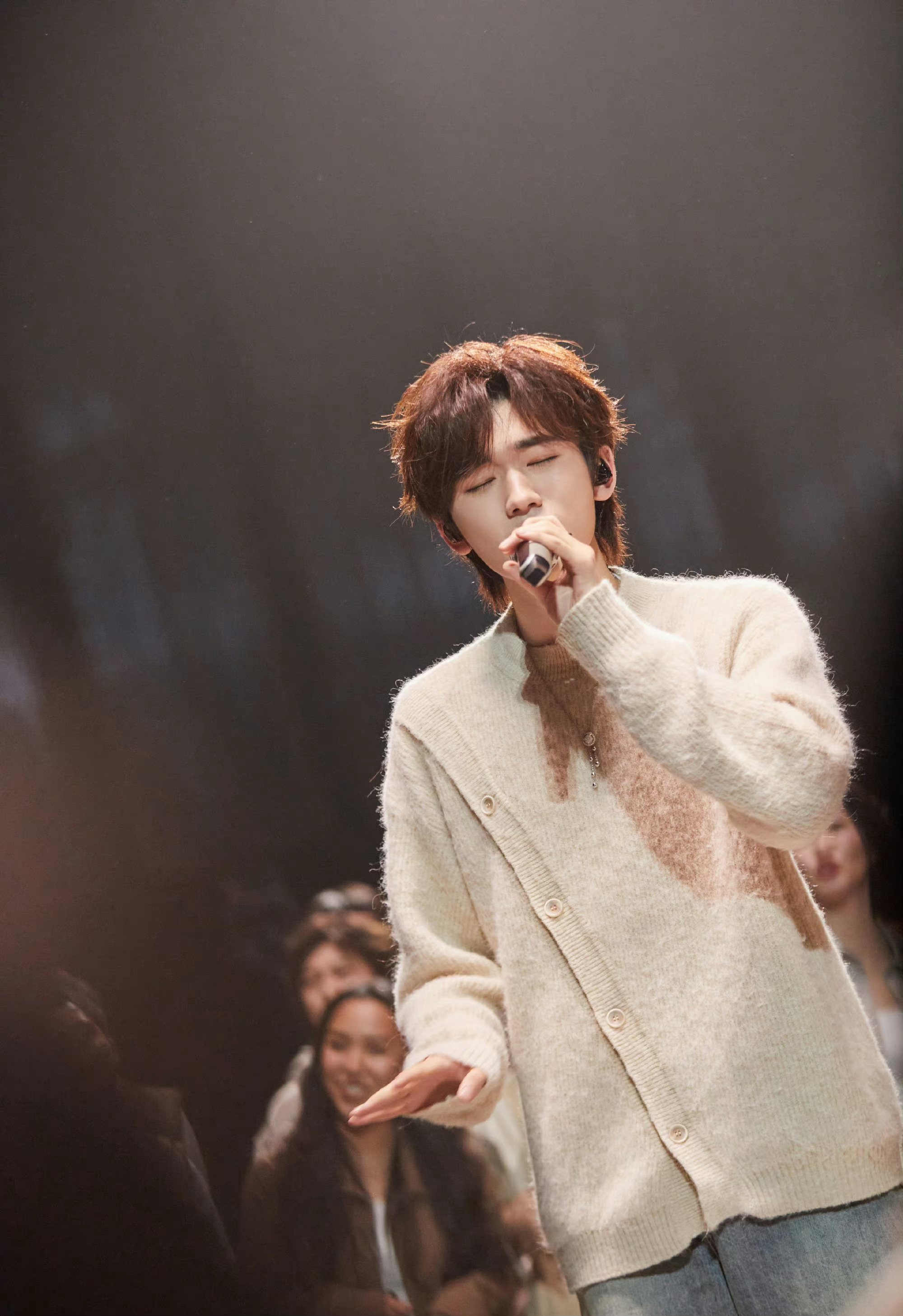 我们可以看到宋亚轩的努力和进步……_高清图集_新浪网