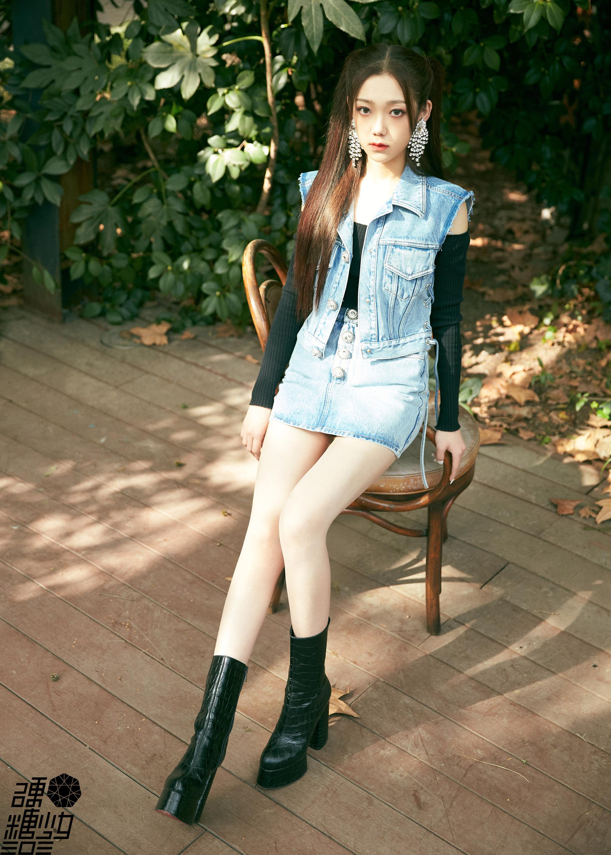 浪漫少女@硬糖少女303-希林娜依高 遇上经典牛仔,年轻酷感