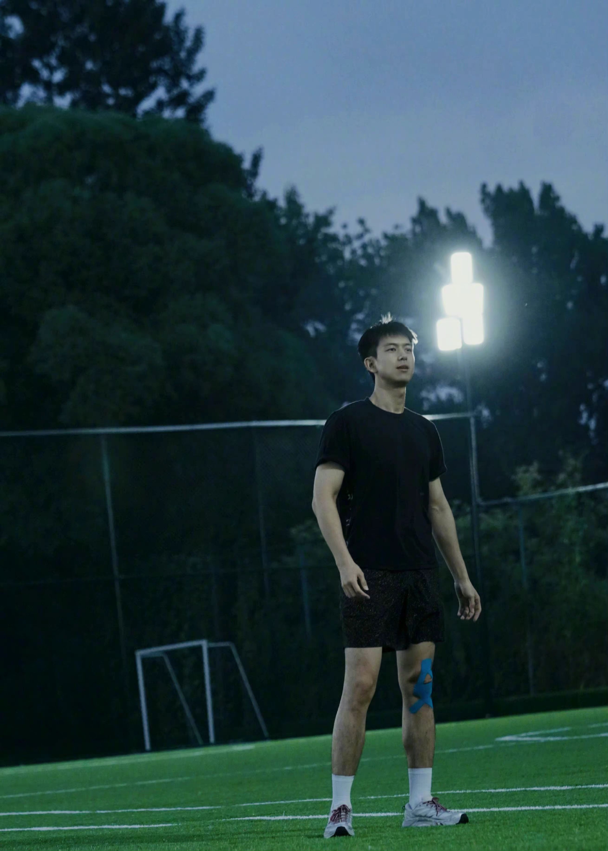 李现晒随手拍口罩遮不住的帅气平时多多记录生活呀