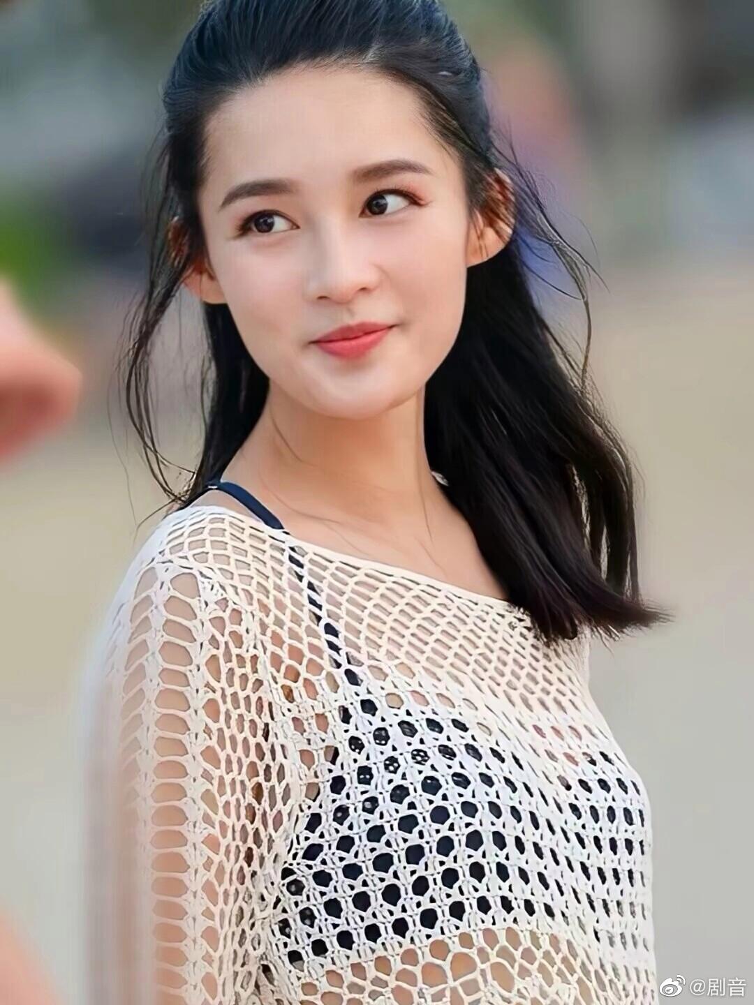 李沁 笑起来真好看