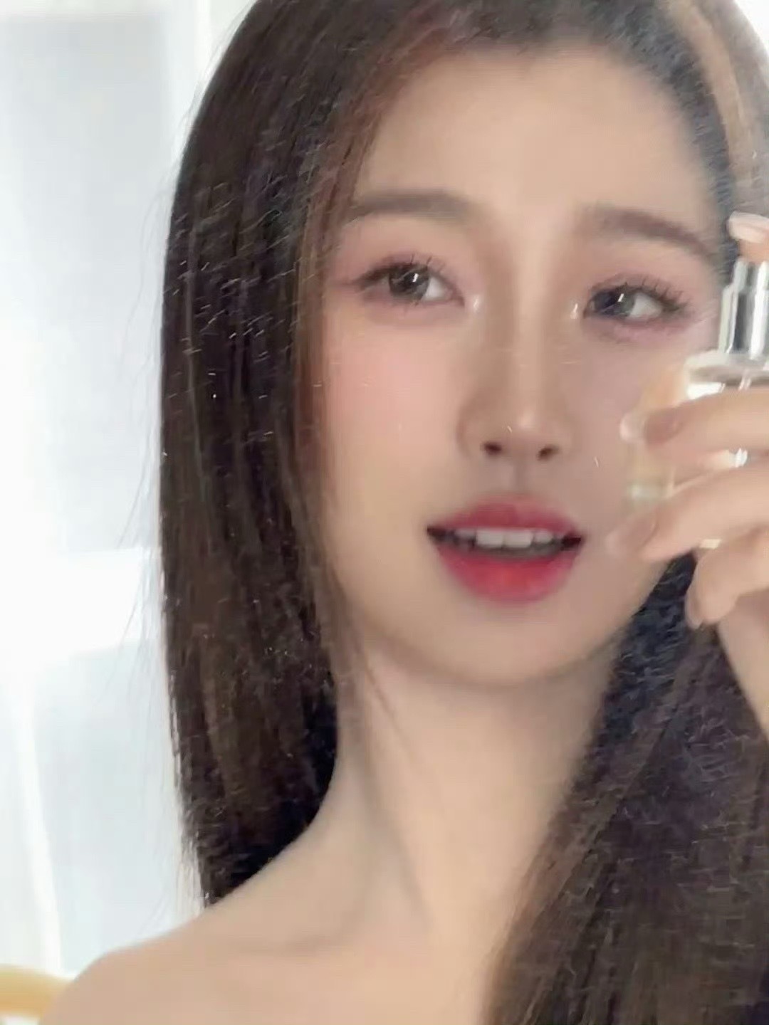 6秒大事件！柳州莫菁艳照门无删减90分钟观看迅雷极速版在线播放52影院