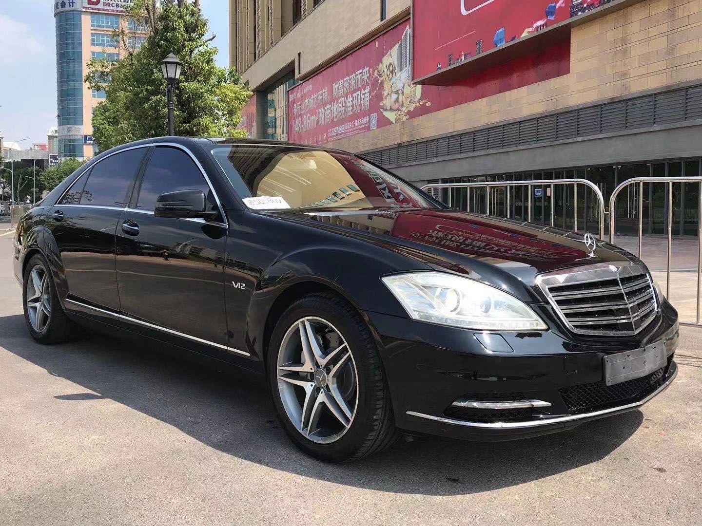 12年奔驰s600售价19万,外观奢华大气,尽显其端庄优雅